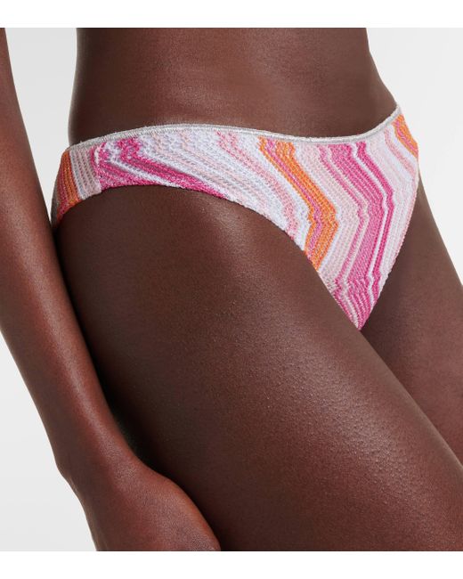 Bikini asymetrique imprime Missoni en coloris Pink