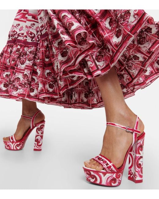 Sandales plateformes en cuir de veau brillant imprimé Dolce & Gabbana en coloris Pink