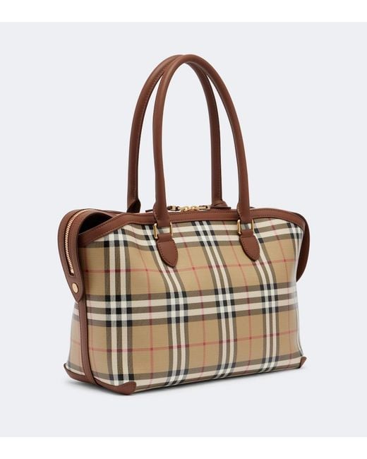 Shopper Check Medium di Burberry in Brown