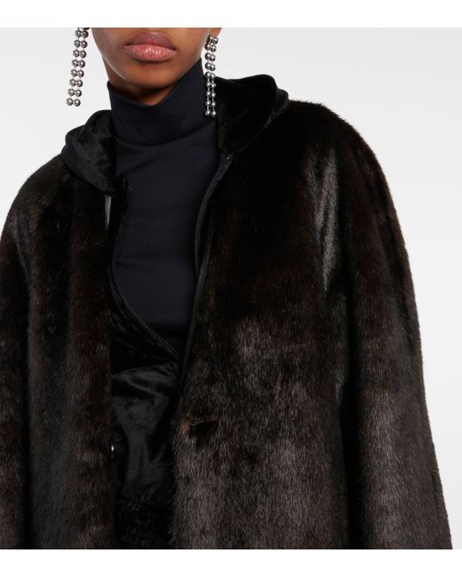 Manteau en fourrure synthetique Balenciaga en coloris Black