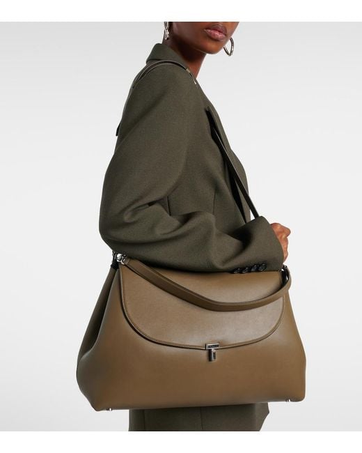 Borsa T-Lock Medium di Totême in Natural