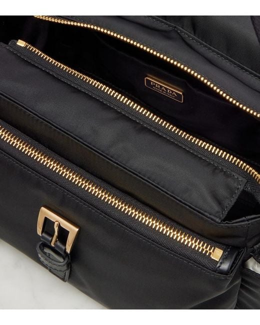 Borsa Explore Medium di Prada in Black