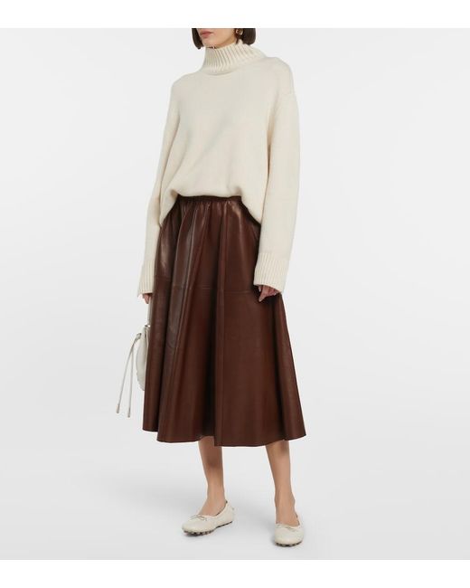 Tod's White Leather Ballet Flats