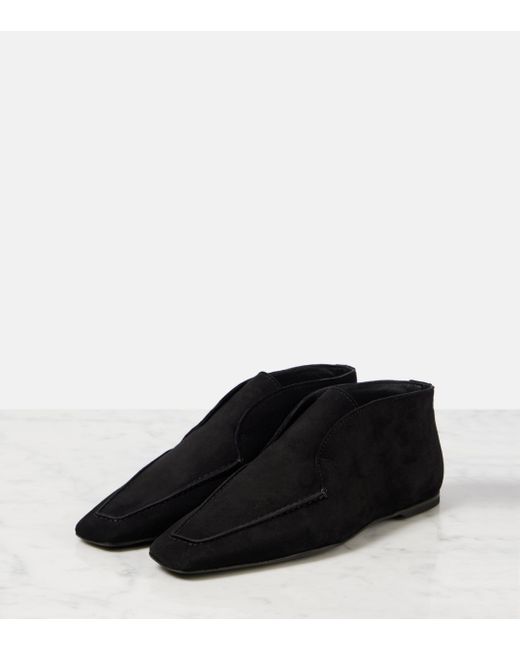 Totême  Black Suede Desert Boots