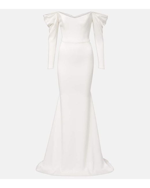Robe De Mariee En Crepe De Satin A Encolure Bardot Alex Perry en coloris White