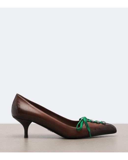 Pumps Stringate di Prada in Brown