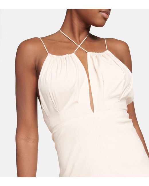 Vestido largo de seda con cuello halter Totême de color Pink