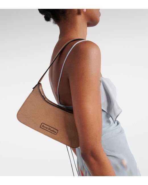 Sac Platt Micro En Cuir Acne en coloris Brown