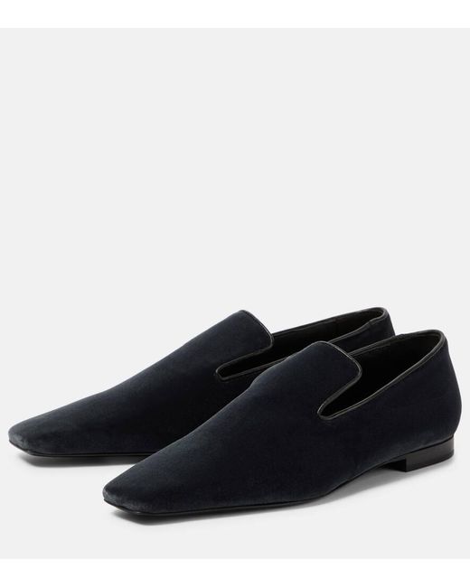 Totême  Black Loafers The Venetian aus Veloursleder
