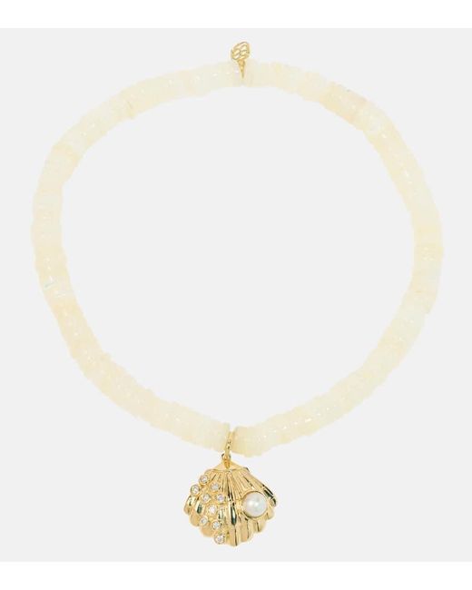 Brazalete Clam Shell de oro de 14 ct con diamantes y perla Sydney Evan de color Metallic