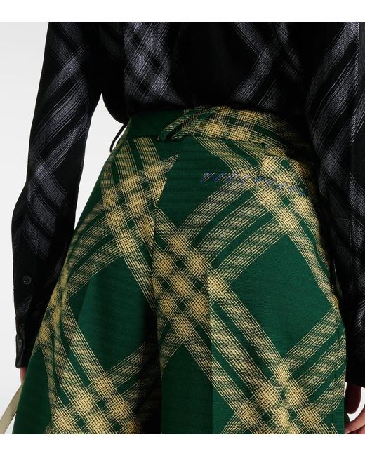 Pantaloni a gamba larga in twill di lana di Burberry in Green
