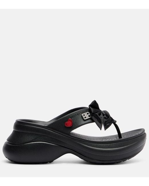 X Crocs – Tongs A Plateforme Jibbitz Balenciaga en coloris Black