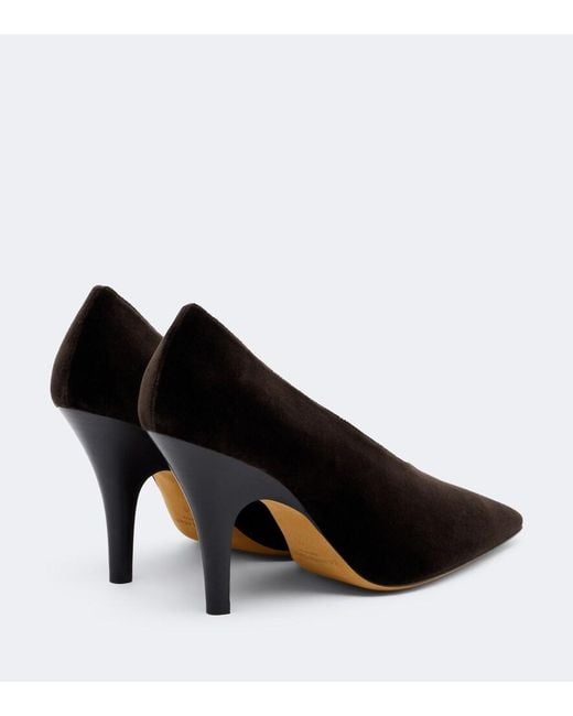 Le Monde Beryl Black Petra Velvet Pumps