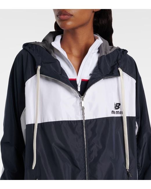 X New Balance Chaqueta Deportiva De Popelin Miu Miu de color Blue