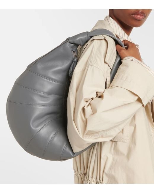 Lemaire Gray Schultertasche Force Croissant Aus Leder