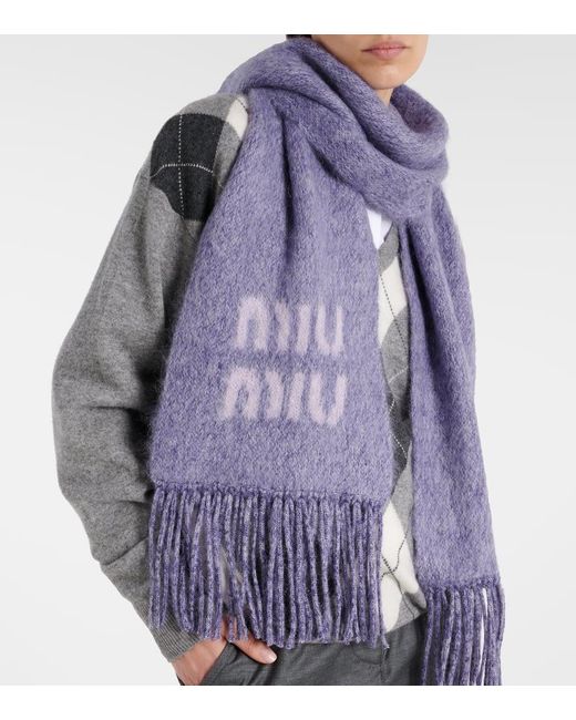 Sciarpa in misto mohair con logo di Miu Miu in Purple