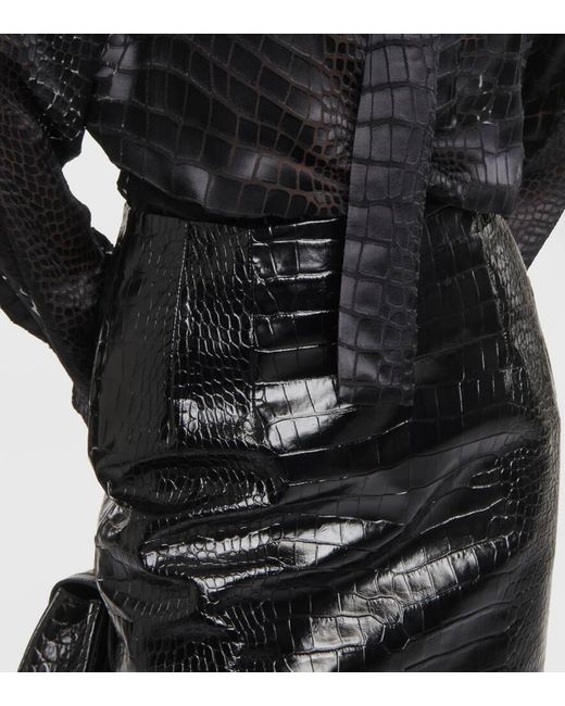 Falda tubo de piel grabada Versace de color Black
