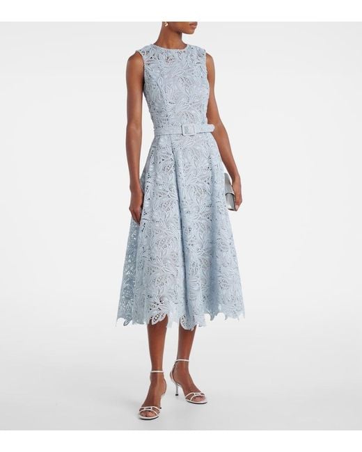 Robe Midi En Dentelle A Fleurs Oscar de la Renta en coloris Blue