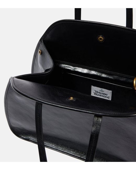 Borsa A Spalla Yasmina Large di Vivienne Westwood in Black