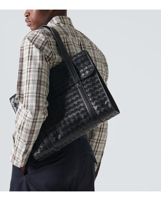 Bottega Veneta Black Classic Portfolio Intrecciato Leather Messenger Bag for men