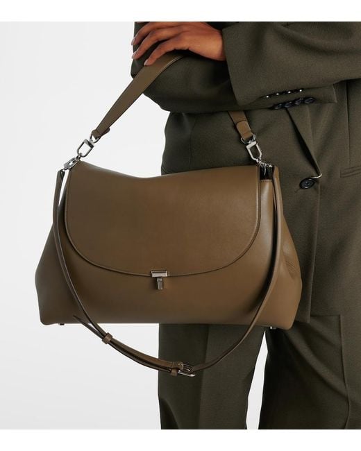 Borsa T-Lock Medium di Totême in Natural