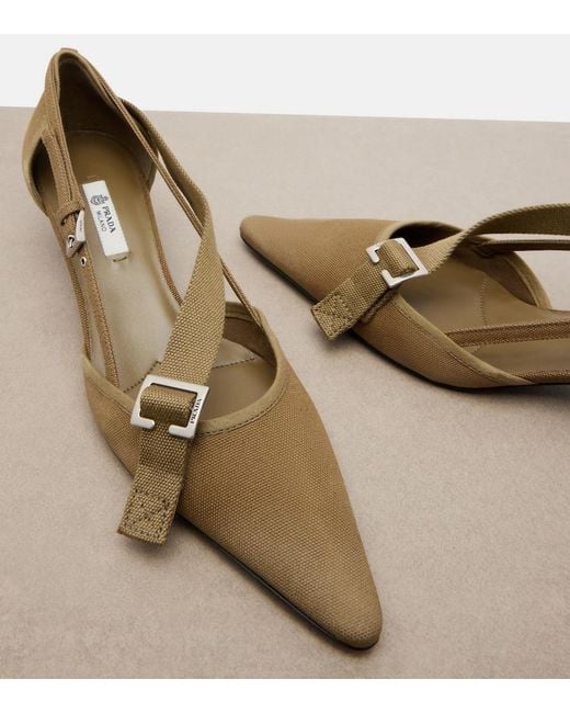 Pumps di Prada in Brown