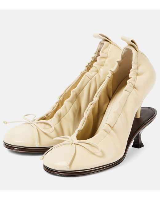 Pumps Double di Jacquemus in Natural