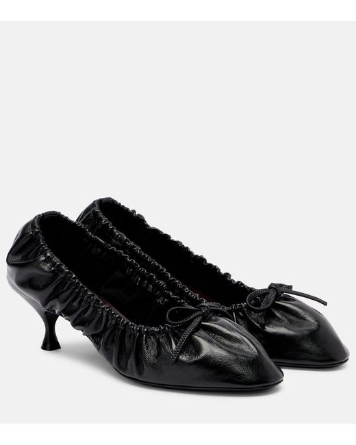 Herbert Levine Black Pumps Gather Around Aus Leder