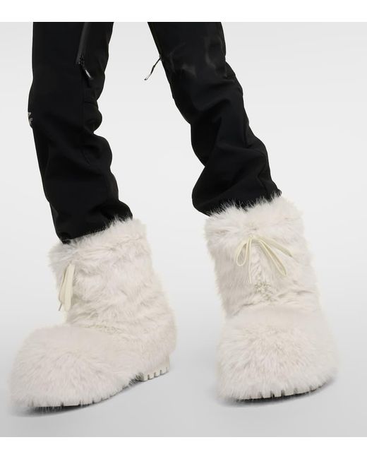 Stivali doposci Alaska in pelliccia sintetica di Balenciaga in White