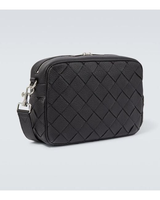 Bottega Veneta Crossbody Bag Intrecciato Aus Leder in Black für Herren