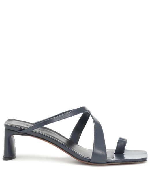 neous flat sandals