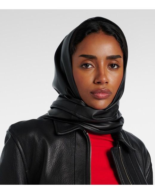 Cappuccio di Nour Hammour in Black