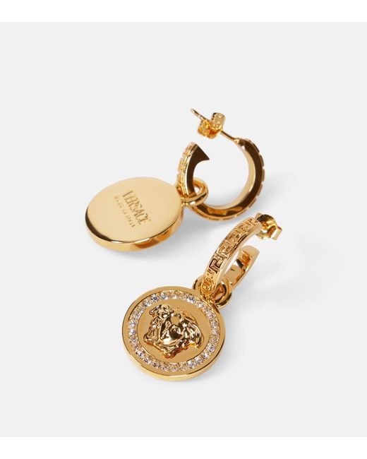Orecchini Metal Strass di Versace in Metallic
