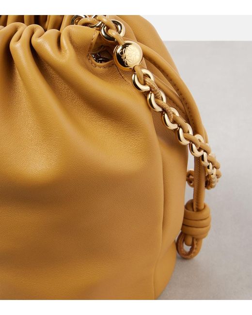 Bolso saco Flamenco Small de piel Loewe de color Metallic