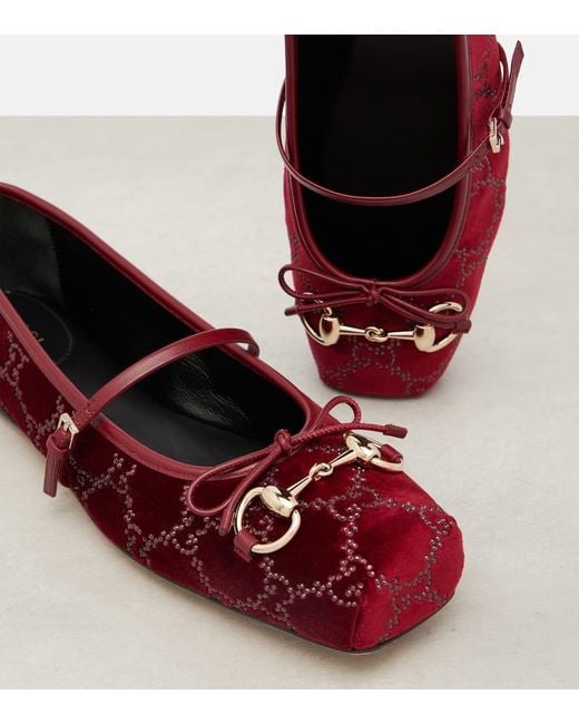 Bailarinas De Terciopelo Con Horsebit Gucci de color Red
