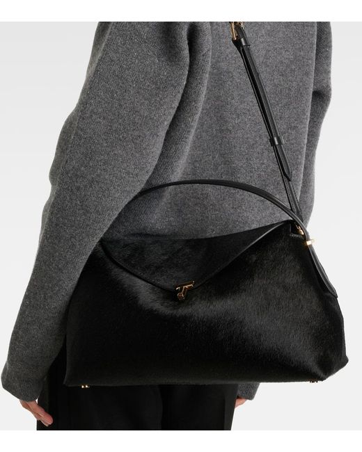 Totême  Black Tote T-Lock Aus Kalbshaar