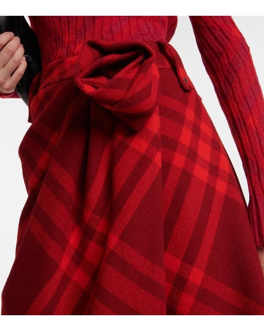 Burberry Red Midirock Check aus Wolle