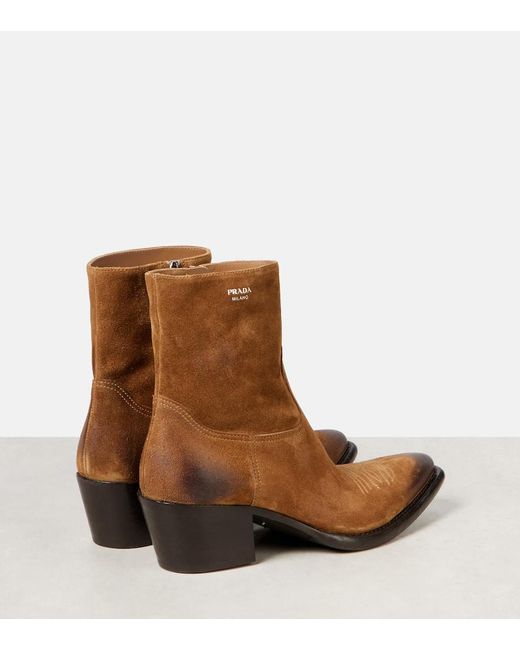 Bottines En Daim Prada en coloris Brown