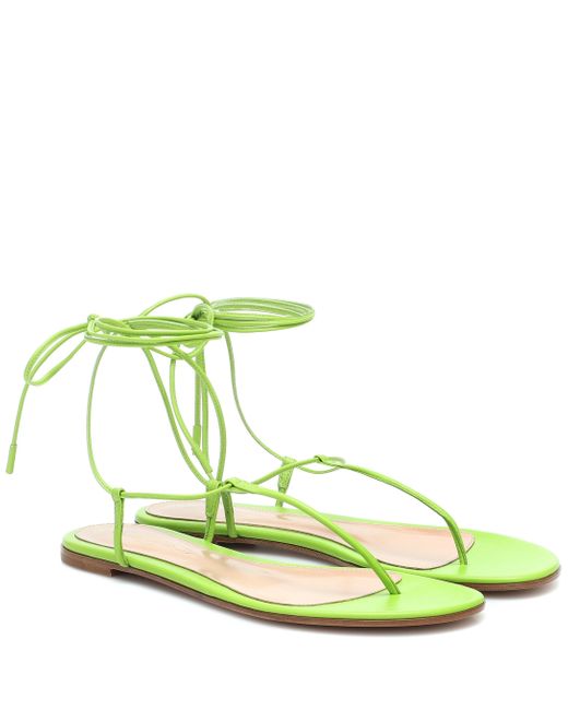 Gianvito Rossi Leder Sandalen Gwyneth aus Leder in Grün Damen Schuhe Flache Schuhe Flache Sandalen 
