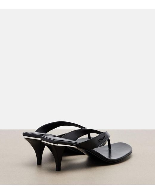 Gucci Black Vittoria Leather Thong Sandals