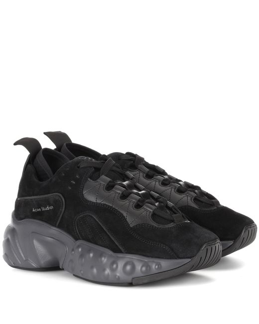 manhattan sneakers