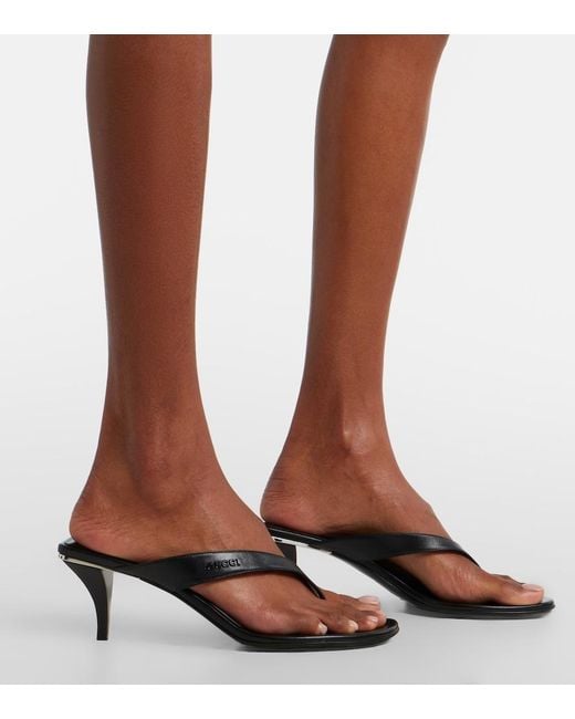 Gucci Black Vittoria Leather Thong Sandals