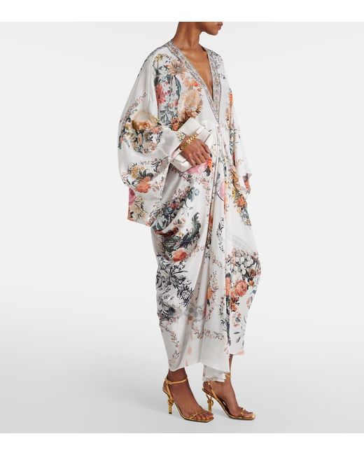Caftan de crepe de seda floral adornada Camilla de color White