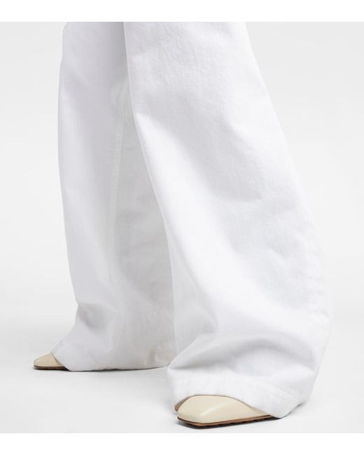 Jeans a gamba larga e vita alta di Bottega Veneta in White