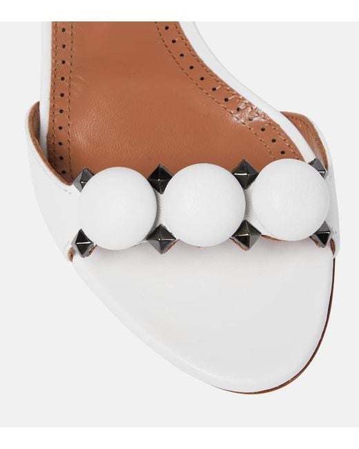 Sandalias La Bombe 90 De Piel Adornadas Alaïa de color White