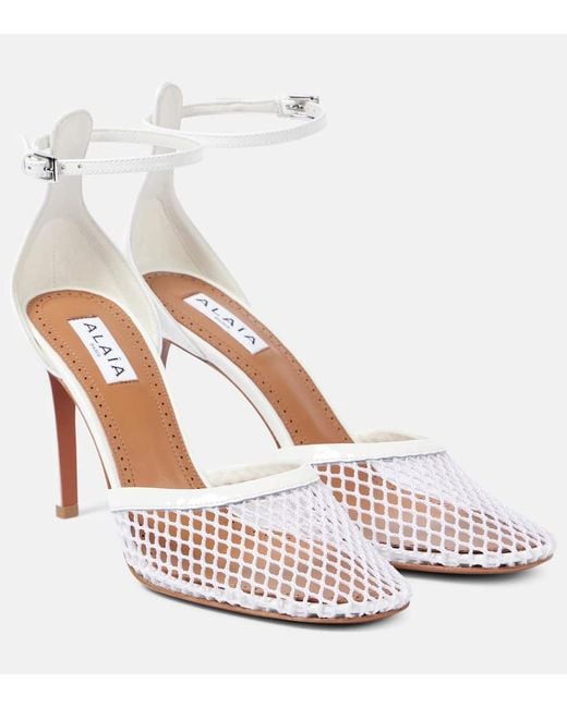 【ALAIA直営店】ESCARPINS A TALON HAUT EN RESILLE Alaïa escarpins blancs en résille Alaïa en coloris Blanc | Lyst
