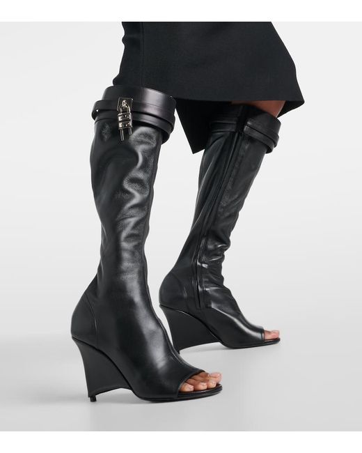 Stivali al ginocchio Shark Lock in pelle di Givenchy in Black