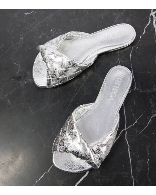 Mules Blink di Bottega Veneta in White