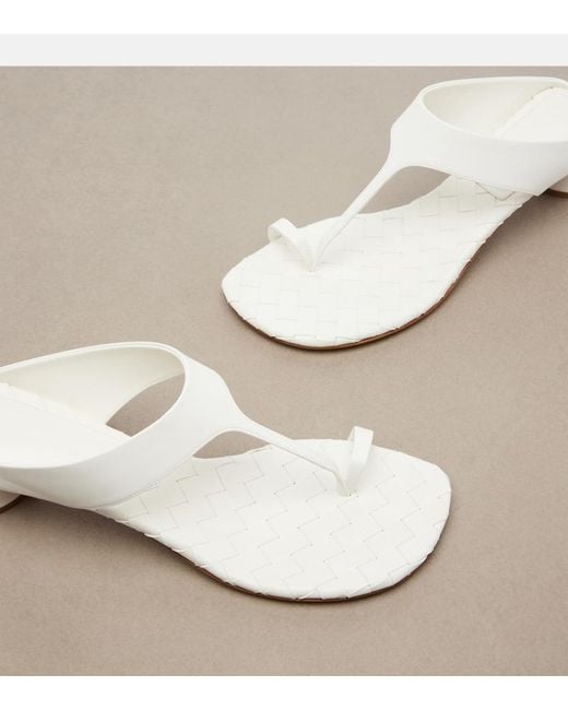 Bottega Veneta White Livia Intrecciato Leather Thong Sandals