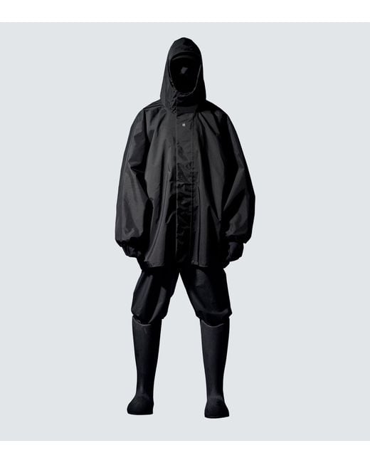 YEEZY GAP ENGINEERED BY BALENCIAGA T-cut Parka in Black for